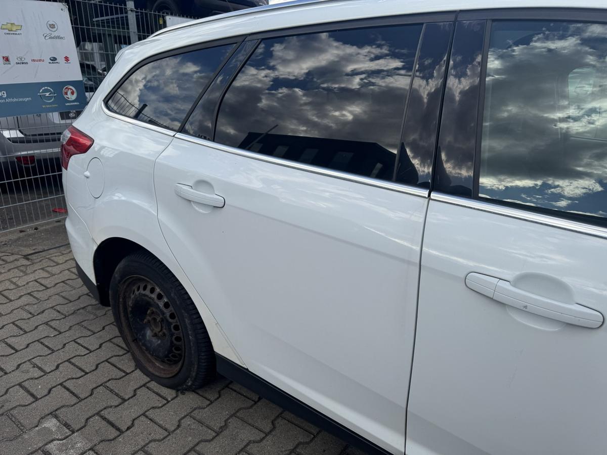 Ford Focus 3 original T&uuml;r hinten rechts Frost Wei&szlig; Kombi Rohbau Bj.2012